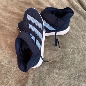 Kevin Hardin basketball shoes